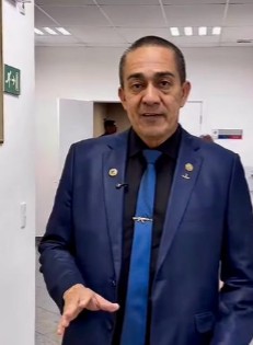 O atributo alt desta imagem está vazio. O nome do arquivo é eyder.jpg